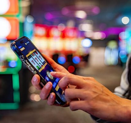 Trusted Gaming Environment in an Online Casino