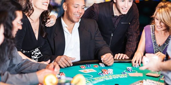Examining Popular Gaming Features on Top Online Casinos